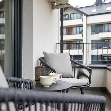 Apartament Z Klimatyzacja I Parkingiem By Renters Prestige Vělička